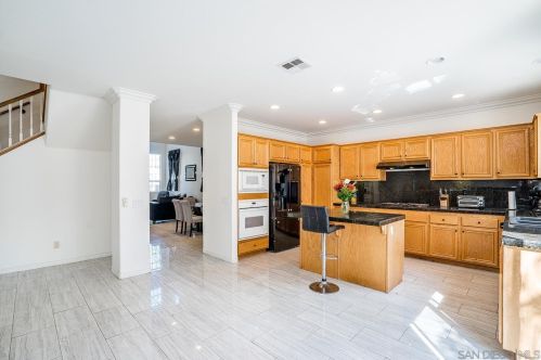 29487 Georgetown Ln, Temecula CA  92591-2803 exterior