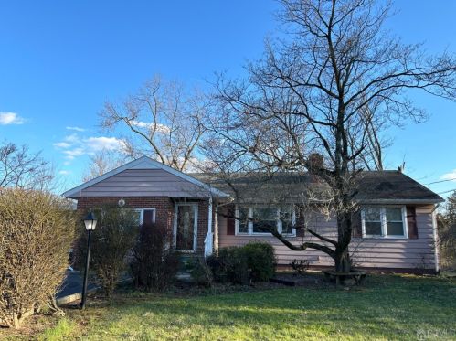 869 Gates Ave, Piscataway NJ  08854-5017 exterior