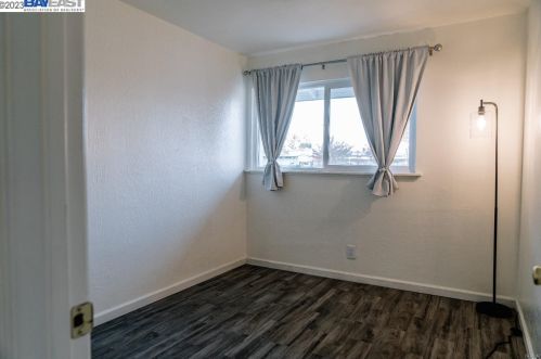 233 Monte Vista Ave, Vacaville CA  95688-3842 exterior