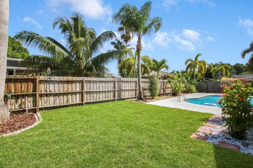 12149 Stratford St, West Palm Beach FL  33414-5663 exterior