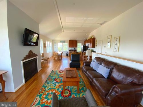 805 Bay Shore Dr, Milton DE  19968-9593 exterior