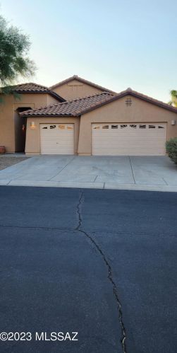 8475 Wind Swept Ln, Tucson, AZ 85743-5267