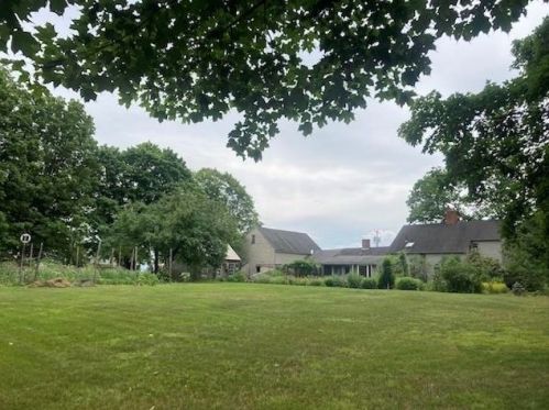 179 North Rd, Deerfield NH  03037-1100 exterior