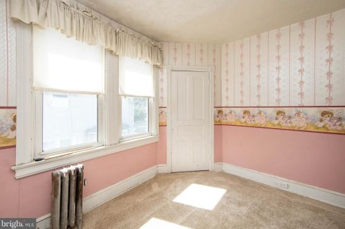 52 Chestnut Ave, Camden NJ  08109-2505 exterior