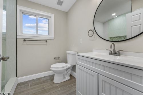 221 18th Ave, Manville NJ  08835-1629 exterior