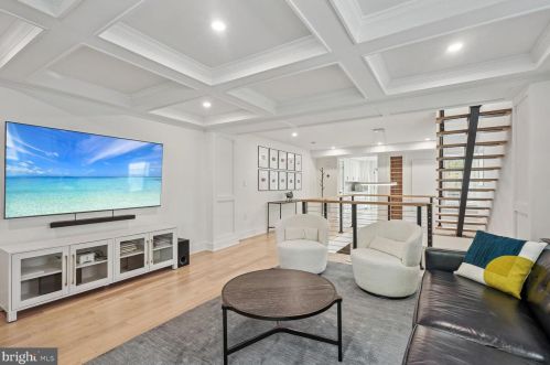 3134 Dumbarton St, Washington DC  20007-3308 exterior