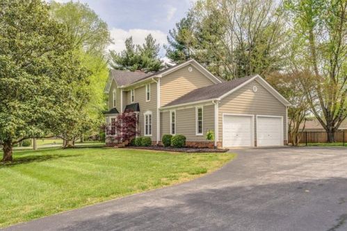 303 Parkview Dr, Columbia, TN 38401-4946