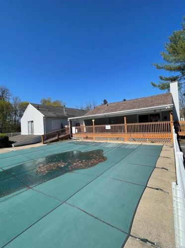 9 Magnolia Ln, Warwick NY  10990-3850 exterior