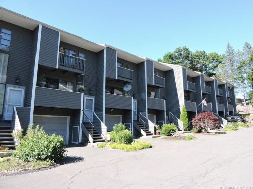 22-06 Hudson St, Bethel, CT 06801-2031