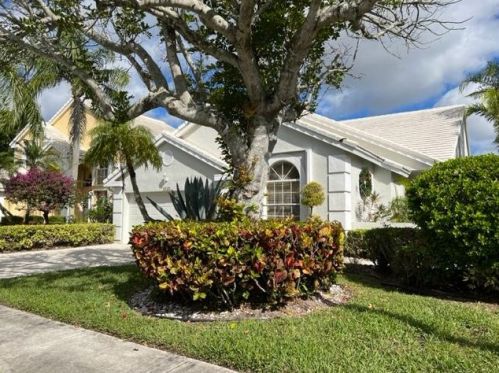8168 Horseshoe Bay Rd, Boynton Beach, FL 33472-5040