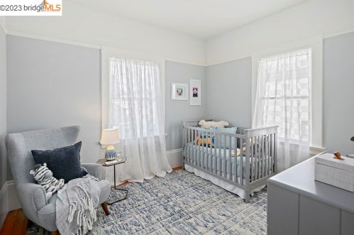 651 Alcatraz Ave, Oakland CA  94609-1005 exterior