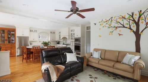 211 Seneca Pl, Westfield NJ  07090-4335 exterior