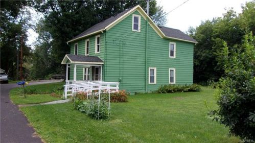 19 Chapel St, Belfast, NY 14711-8657
