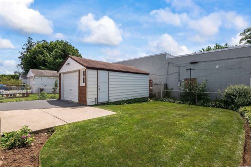 113 1st St, New Hyde Park NY  11040-4415 exterior