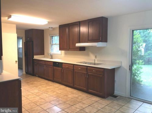7223 Reservation Dr, Springfield VA  22153-1324 exterior