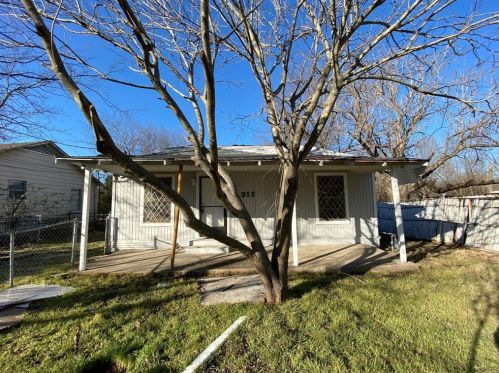 313 James St, Terrell, TX 75160-1807