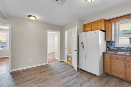 30 Foster St, Manchester CT 06040-5330 exterior