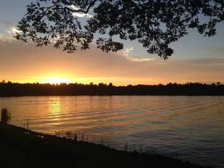 6 Peninsula Ct, Coventry, RI 02816-6600