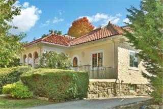 8 Birch Ave, New Rochelle NY  10803-1002 exterior