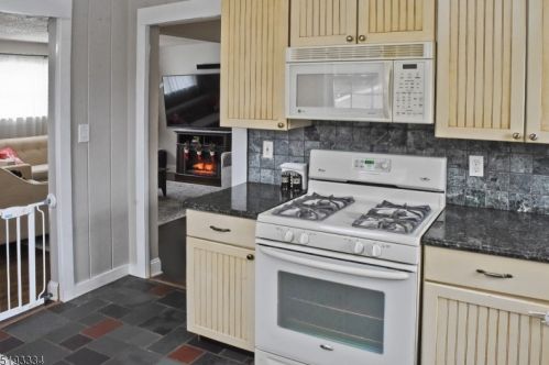 130 College View Dr, Hackettstown NJ  07840-1022 exterior