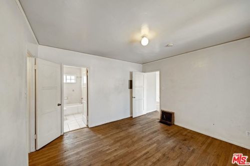 825 Verdugo Rd, Glendale CA  91206-2536 exterior