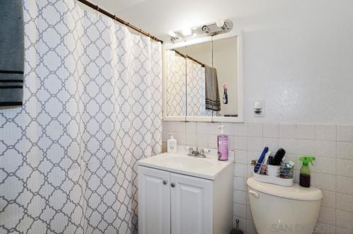 989 Finch St, El Cajon, CA 92020-1428