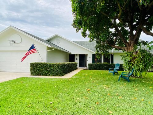 15 Cedar Cir, Boynton Beach, FL 33436-9116