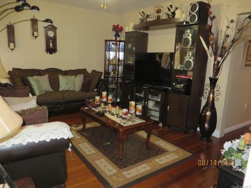 4 Gray St, Poughkeepsie NY 12603-2711 exterior