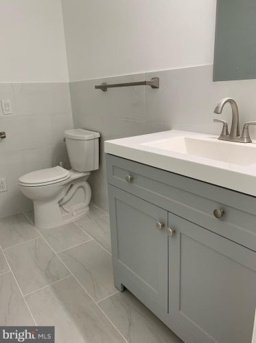 2113 Harbour Dr, Palmyra NJ  08065-1103 exterior