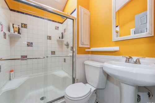 3766 Hudson Ave, Seaford NY  11783-2319 exterior