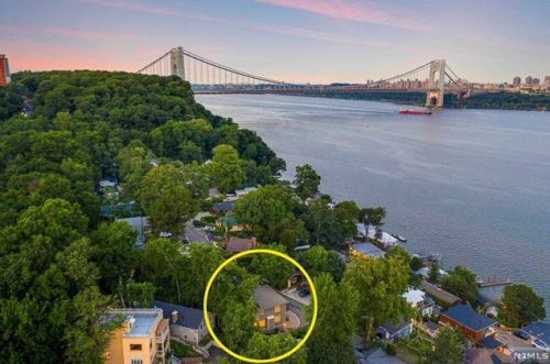22 Colony Rd, Edgewater, NJ 07020-1506