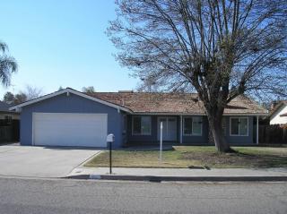 351 Beverly St, Porterville, CA 93257-2910