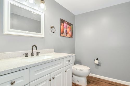 7 Cider Ln, Norwalk CT  06851-3413 exterior