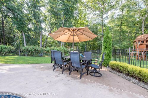 9 Maxim Ct, Jackson Twp NJ 08527-3893 exterior