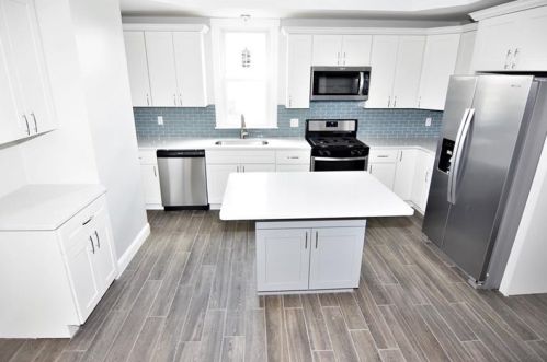 239 Mary St, Whitaker PA  15120-2624 exterior