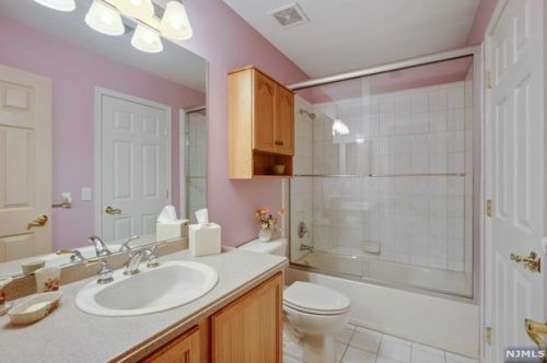 22 Winding Way, West Paterson NJ  07424-2665 exterior