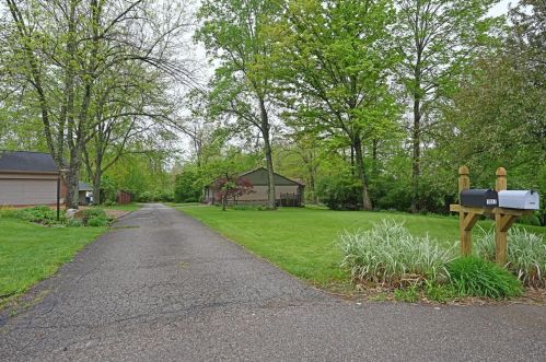 1087 Raintree Dr, Milford, OH 45150-9653