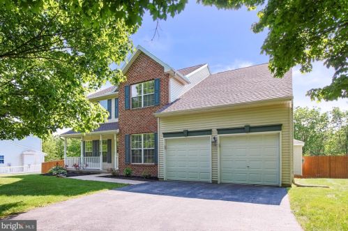 29 Northbrook Ln, Shrewsbury, PA 17361-1256