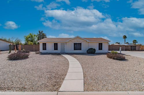 827 Coachwhip Ln, San Tan Valley, AZ 85140-8145