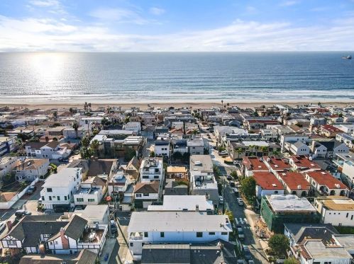 420 31st St, Manhattan Beach CA  90266-3975 exterior