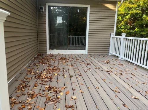 20 Bear Ridge Dr, Bloomfield, CT 06002-1108
