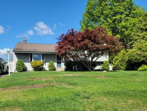 3747 Barger St, Shrub Oak, NY 10588-1201