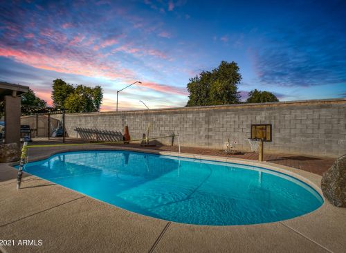 8054 Palo Verde Dr, Glendale, AZ 85303-4516