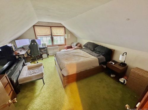 90 Wellman Rd, Manchester CT  06040-5542 exterior