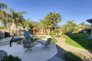 3904 Ravenswood Dr, Gilbert, AZ 85298-9136