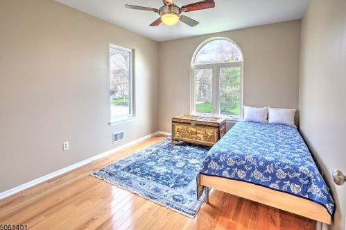 16 Steeple Chase Ct, Bedminster NJ  07921-1638 exterior