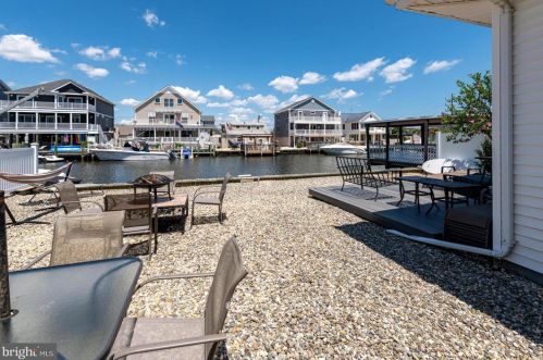 426 Hiering Ave, Pelican Island, NJ 08751-1629