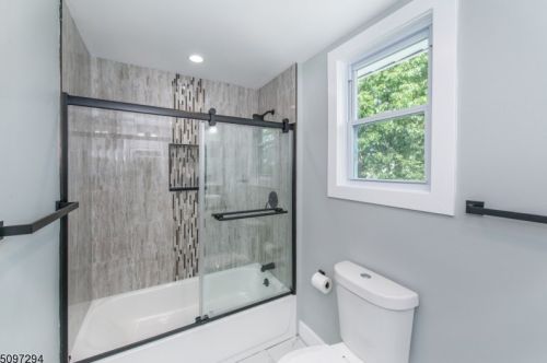 22 Harvard St, Nutley NJ  07110-3322 exterior