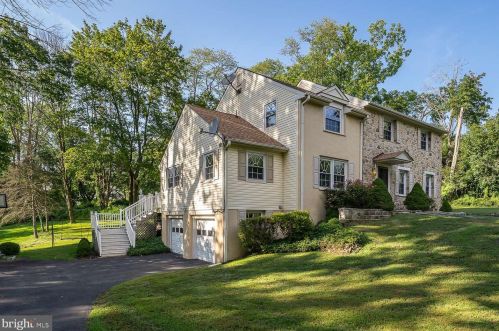 24 Woodrose Ln, Glen Mills, PA 19342-1331