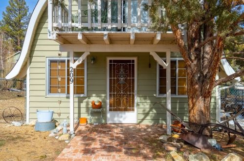 209 Gilroy Dr, Big Bear City CA  92314-9683 exterior